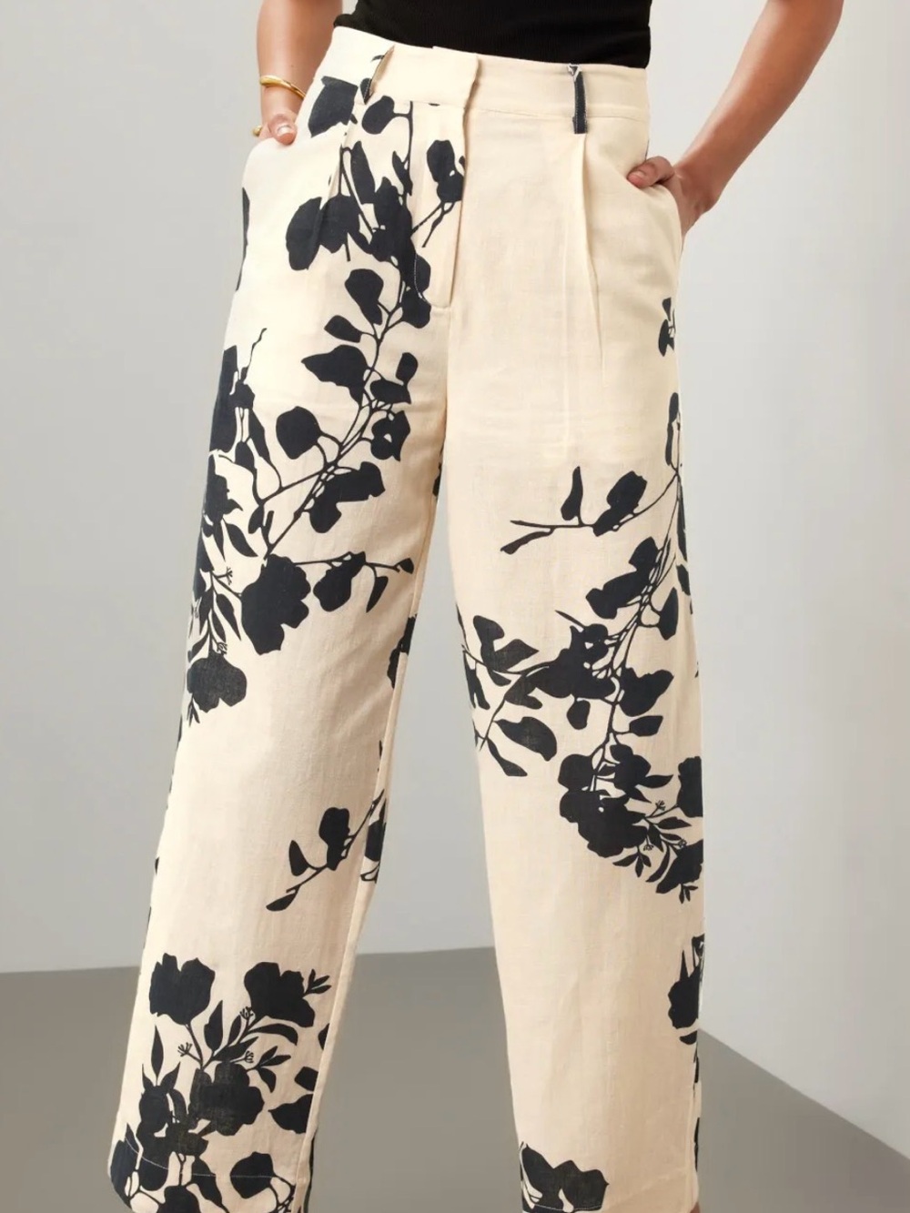 High-Waist Wide Leg Floral Print Pants - Black on Cream